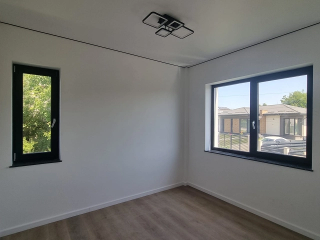 Casa 4 camere - Bucium