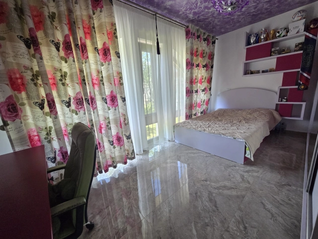 Casa 5 camere - Bucium