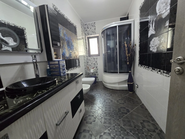Casa 5 camere - Bucium