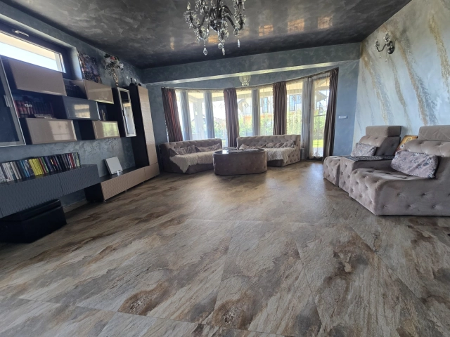 Casa 5 camere - Bucium