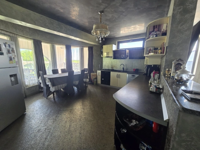 Casa 5 camere - Bucium