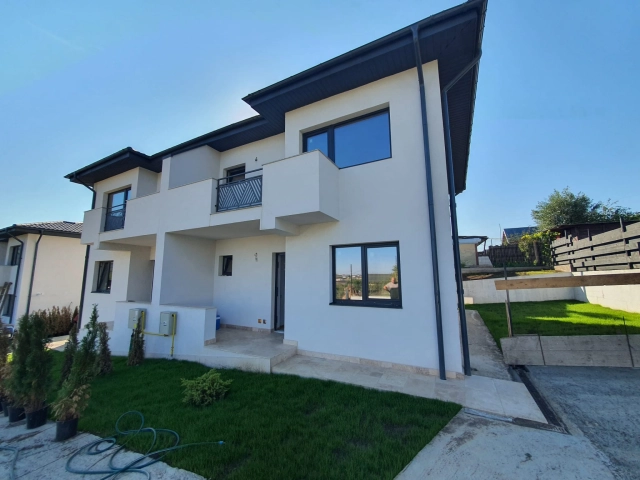 Casa 4 camere - Bucium